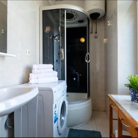 Apartment Luck Split